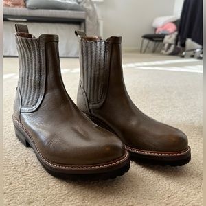 WOMENS FRYE BOOTIES